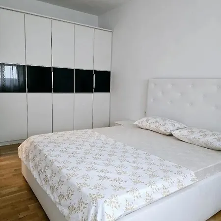 Apartment The Ring Retreat